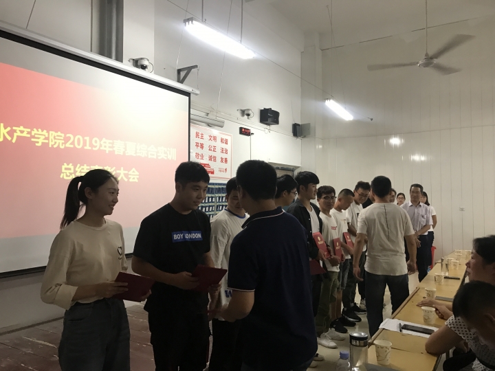 国产成人精品一区二区三区