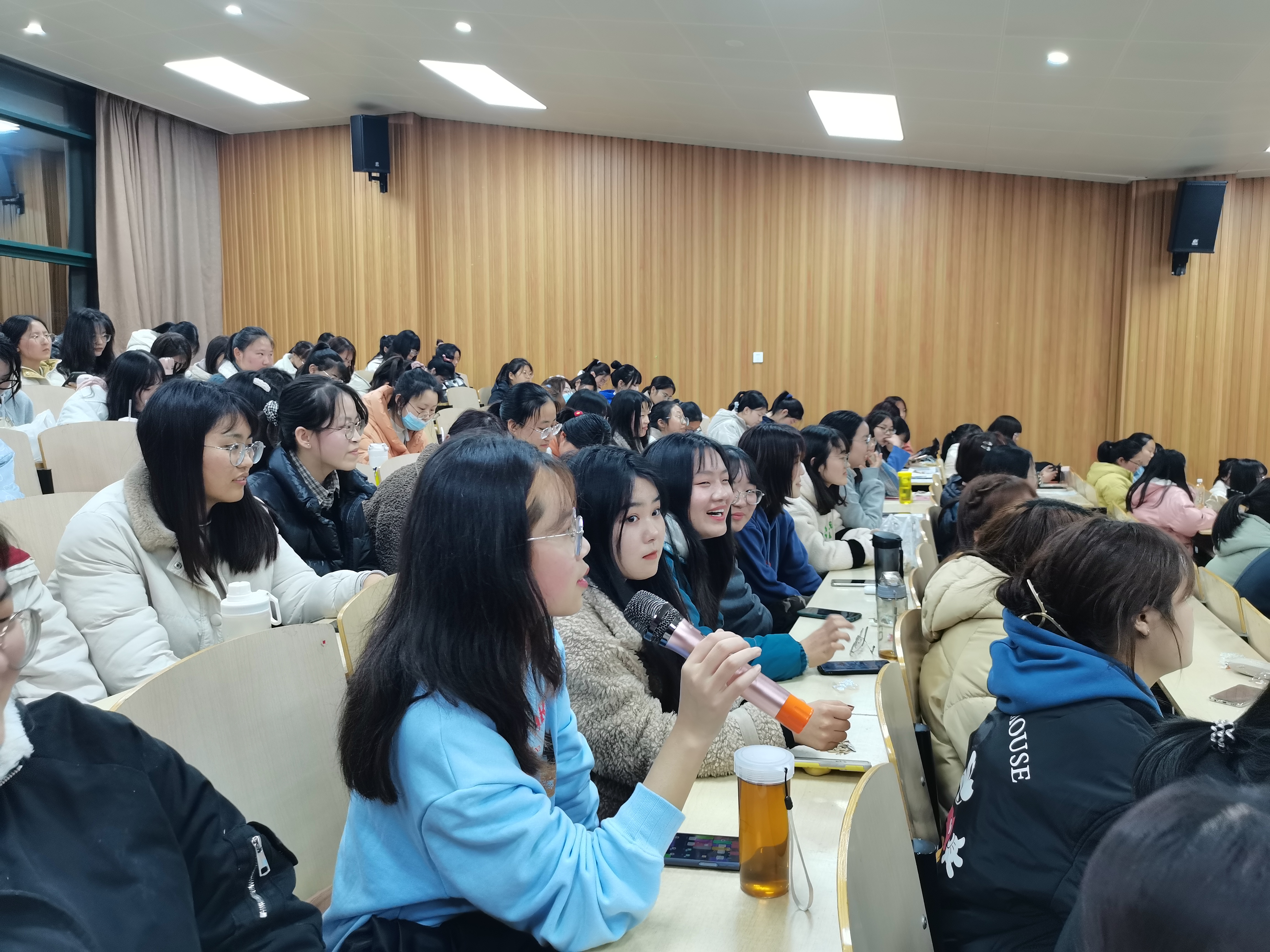 国产成人精品一区二区三区