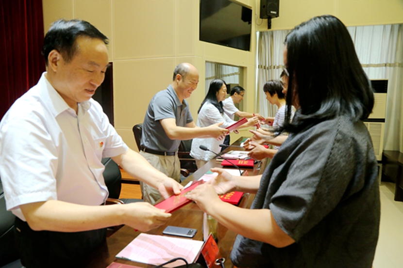 国产成人精品一区二区三区