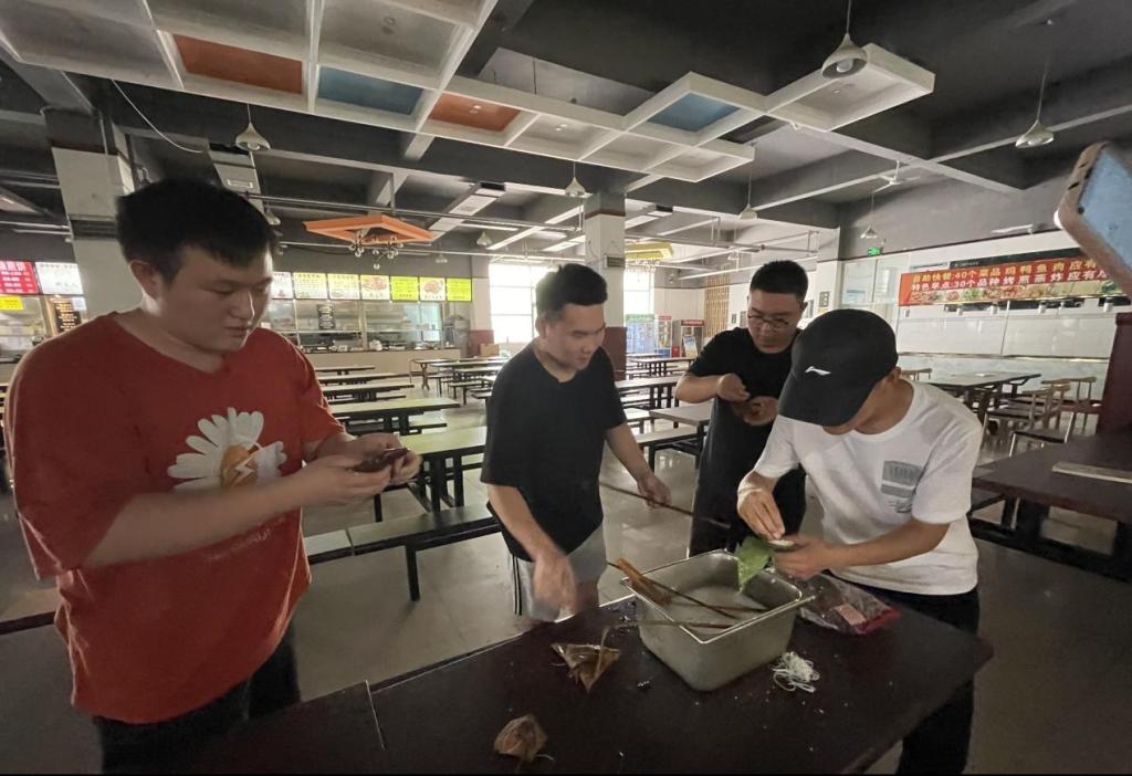 国产成人精品一区二区三区
