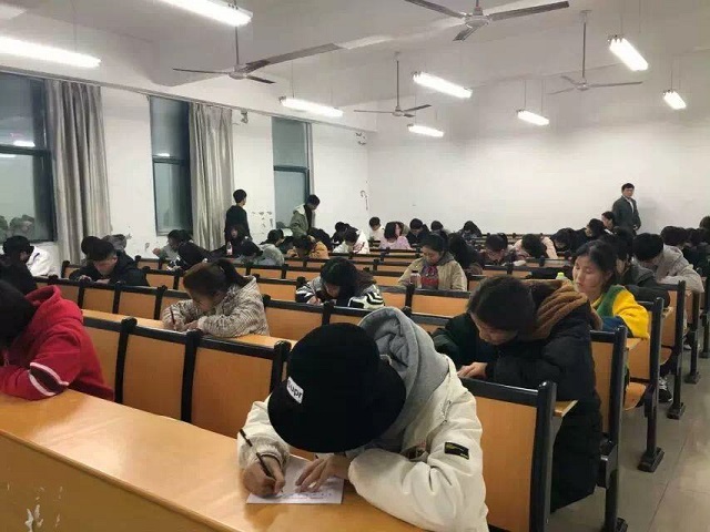 国产成人精品一区二区三区