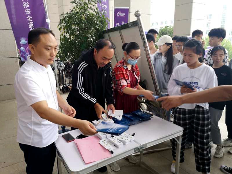 国产成人精品一区二区三区