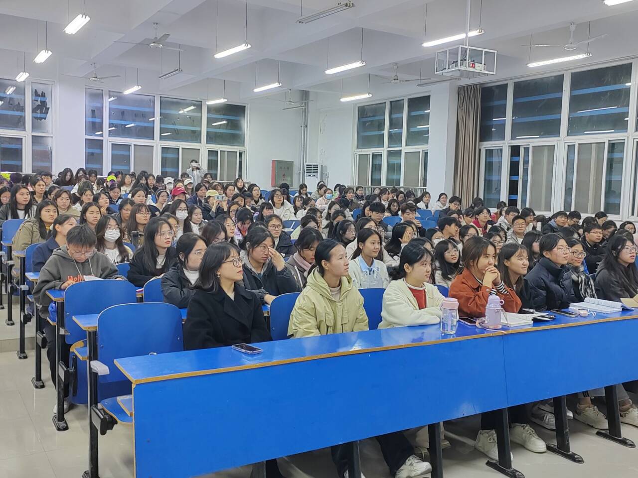 国产成人精品一区二区三区